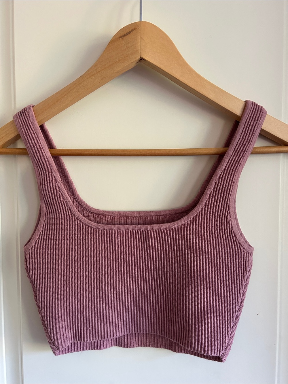 Babaton Sculpt Knit square neck cropped tank - Picture 2 of 3